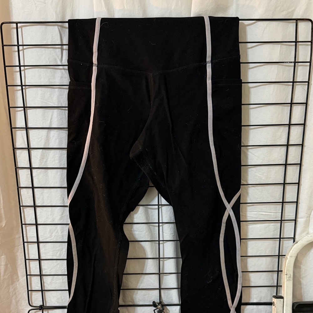 Members Mark Black 7/8 Leggings with White Accents with pockets